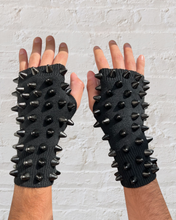 Load image into Gallery viewer, Studmuffin NYC Spike Fingerless Glove
